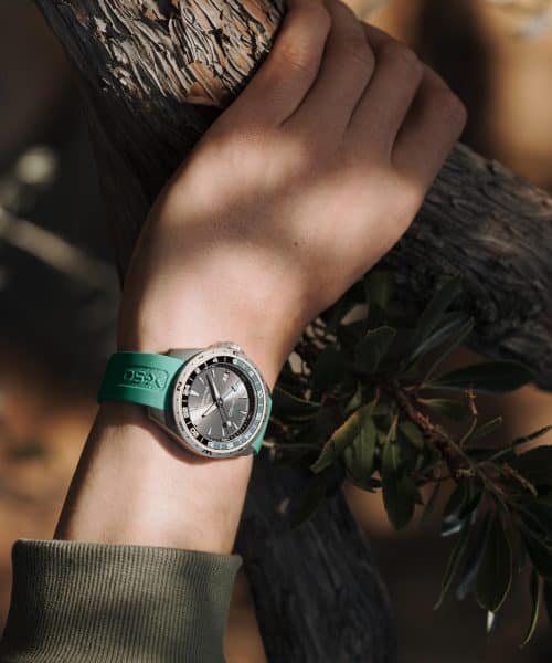 Alternative view of Certina DS-X GMT 41mm - C047.452.17.081.00